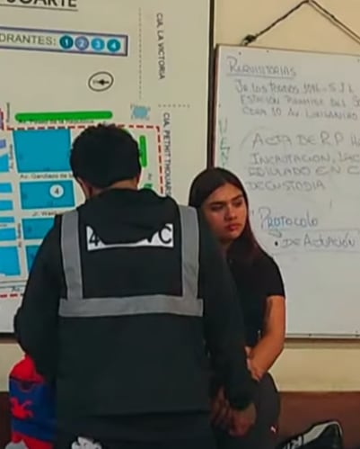 La pareja que agredió a la mujer policía fueron detenidos y podrían ir a prisión.