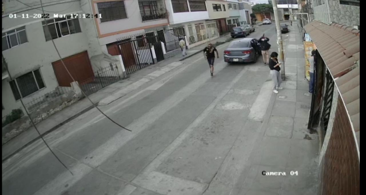 El ex reo del penal de Lurigancho, Cristopher Peña Delgado (36), ‘Chicho’, fue atrapado por participar en el asalto a dos personas en una bodega, en Breña.