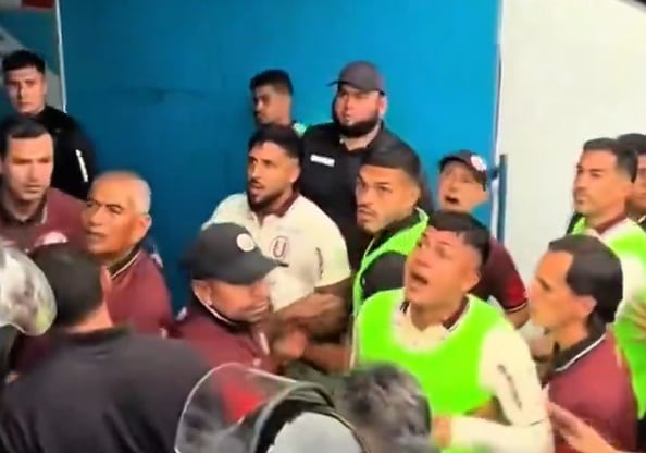 Caín Fara, Javier Rabanal y Jairo Concha fueron captados discutiendo con hinchas de Sporting Cristal. (Redes sociales)