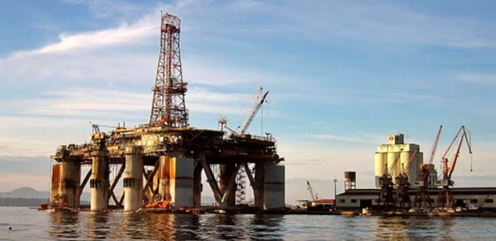 La empresas Anadarko encontró indicios de importantes yacimientos de petróleo y gas en el lote Z-62, frente Lambayeque y La Libertad, con lo que se resolvería el problema energético del país.