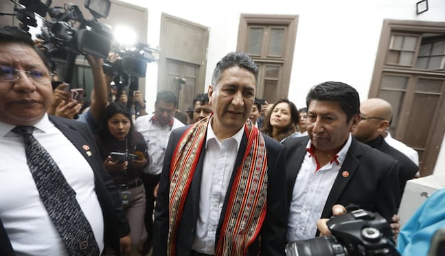 Autoridades y dirigentes de Perú Libre se reúnen para celebrar el aniversario de fundación del partido. Entre los asistentes se encuentra Vladimir Cerrón, presidente y fundador de la agrupación política. Foto: Mario Zapata N. / @photo.gec