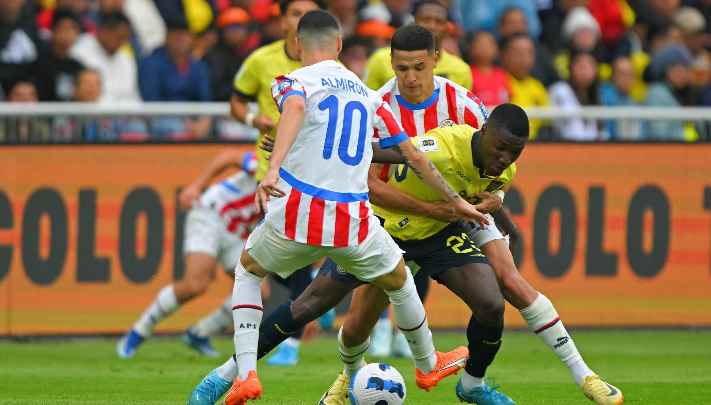 Ecuador y Paraguay se repartieron puntos en la fecha 9 de las Eliminatorias al Mundial 2026 (Foto: AFP)
