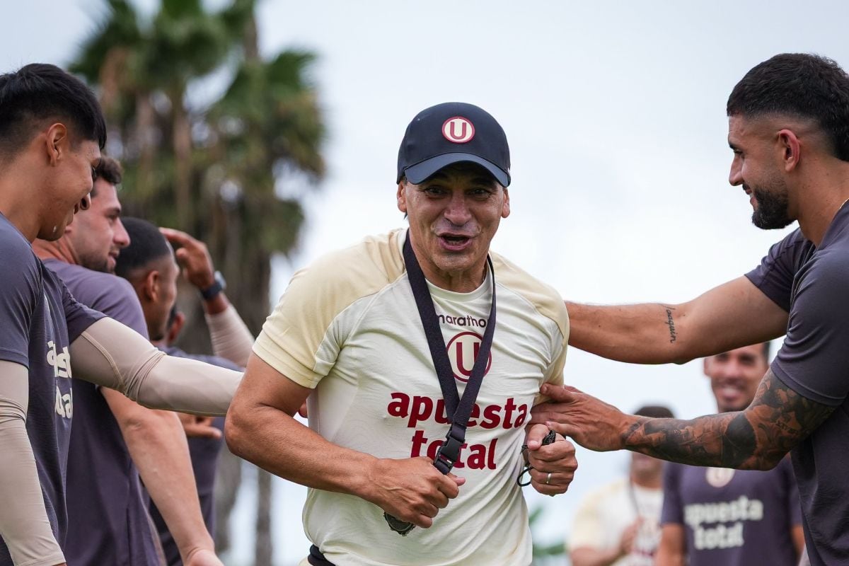 Fabián Bustos volvió a la conducción de Universitario. (@photo.gec)