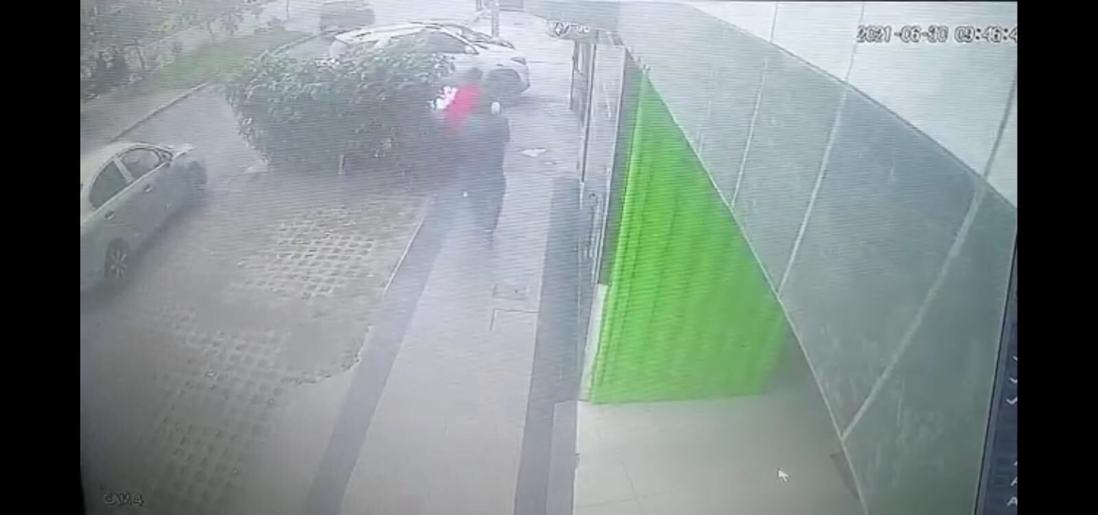 Cámaras de seguridad grabaron momento del robo.