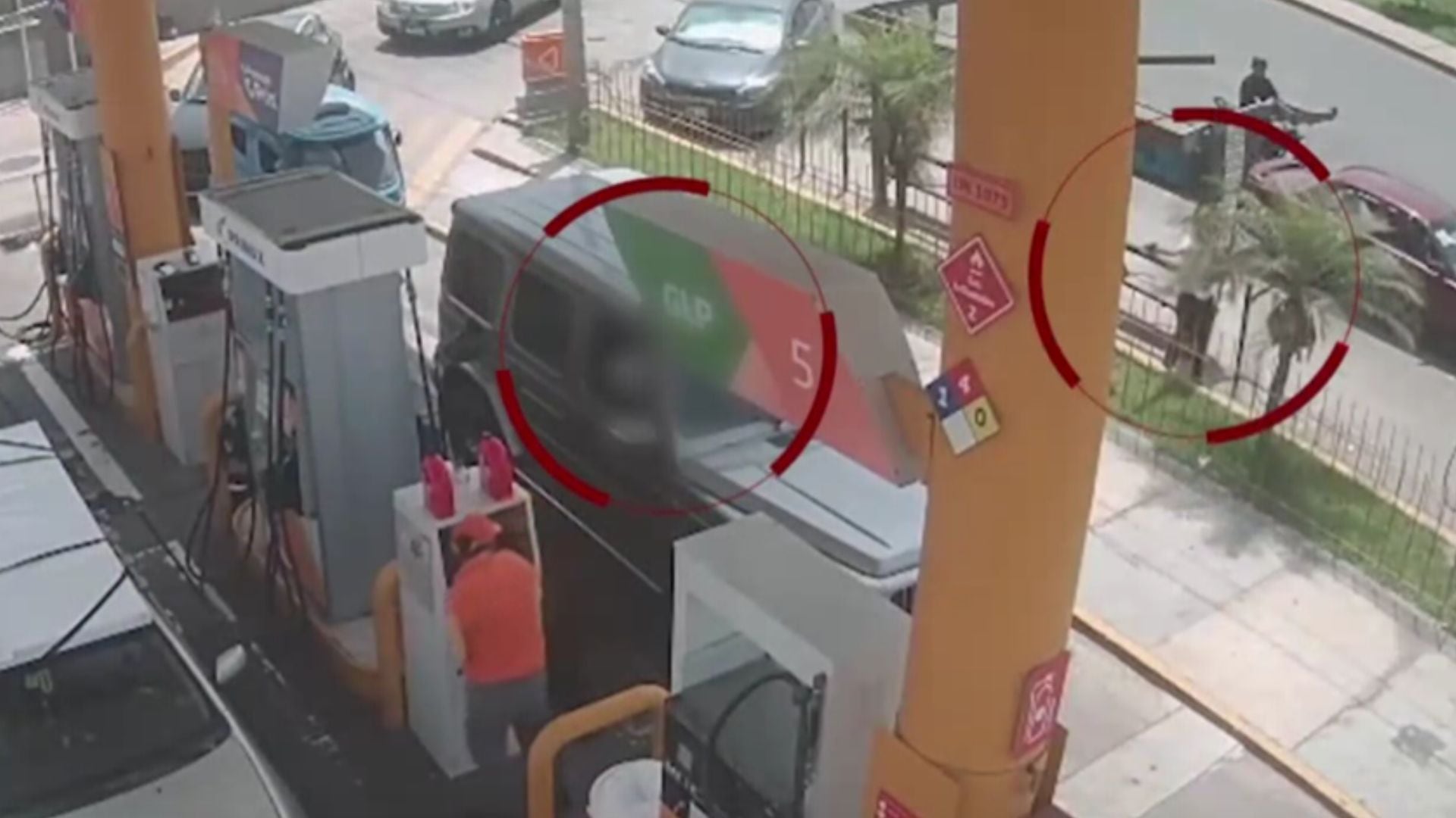 Pareja fue atacada por sicarios cuando se encontraban en un grifo de Villa El Salvador.