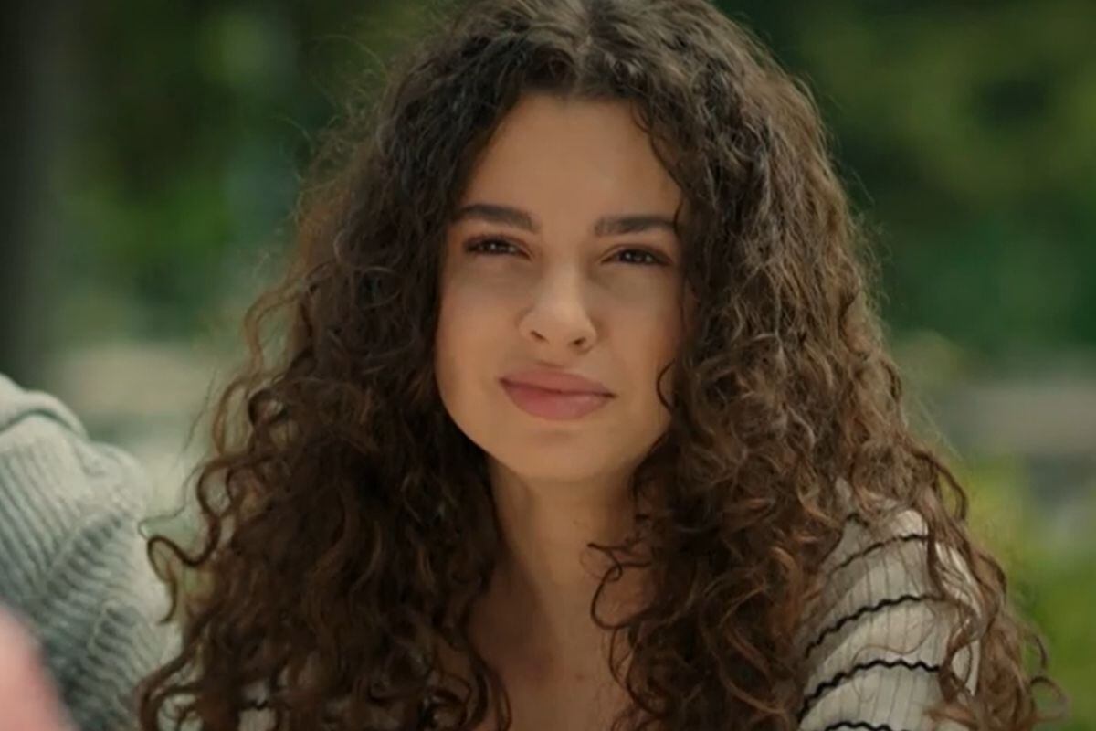 Su Burcu Yazgi Coşkun como Asiye Eren en la telenovela turca "Hermanos" (Foto: NG Medya)