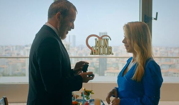 Kemal le pide matrimonio a Aydan (Foto: Love Is in the Air / MF Yapım)
