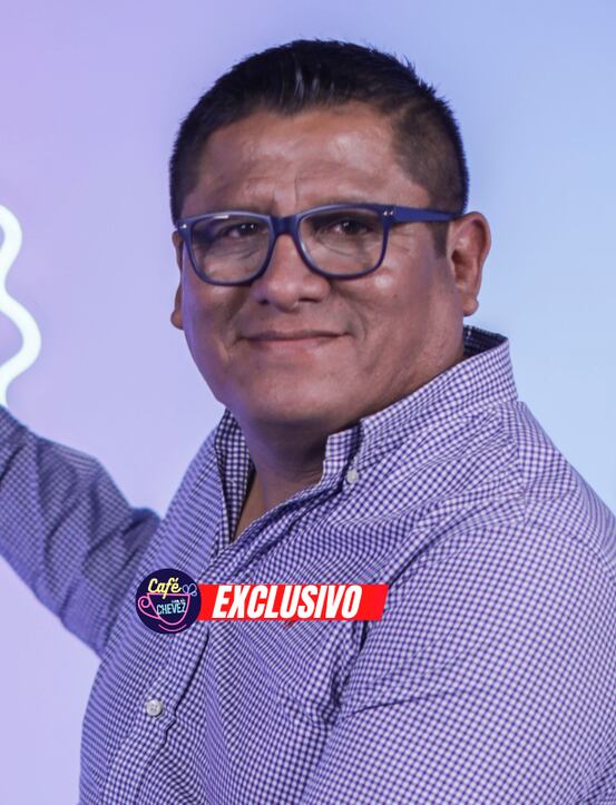 Robert Muñoz de ‘Clavito y su Chela’ se confiesa en Café con la Chevez. (Fotos: Lenin Tadeo)