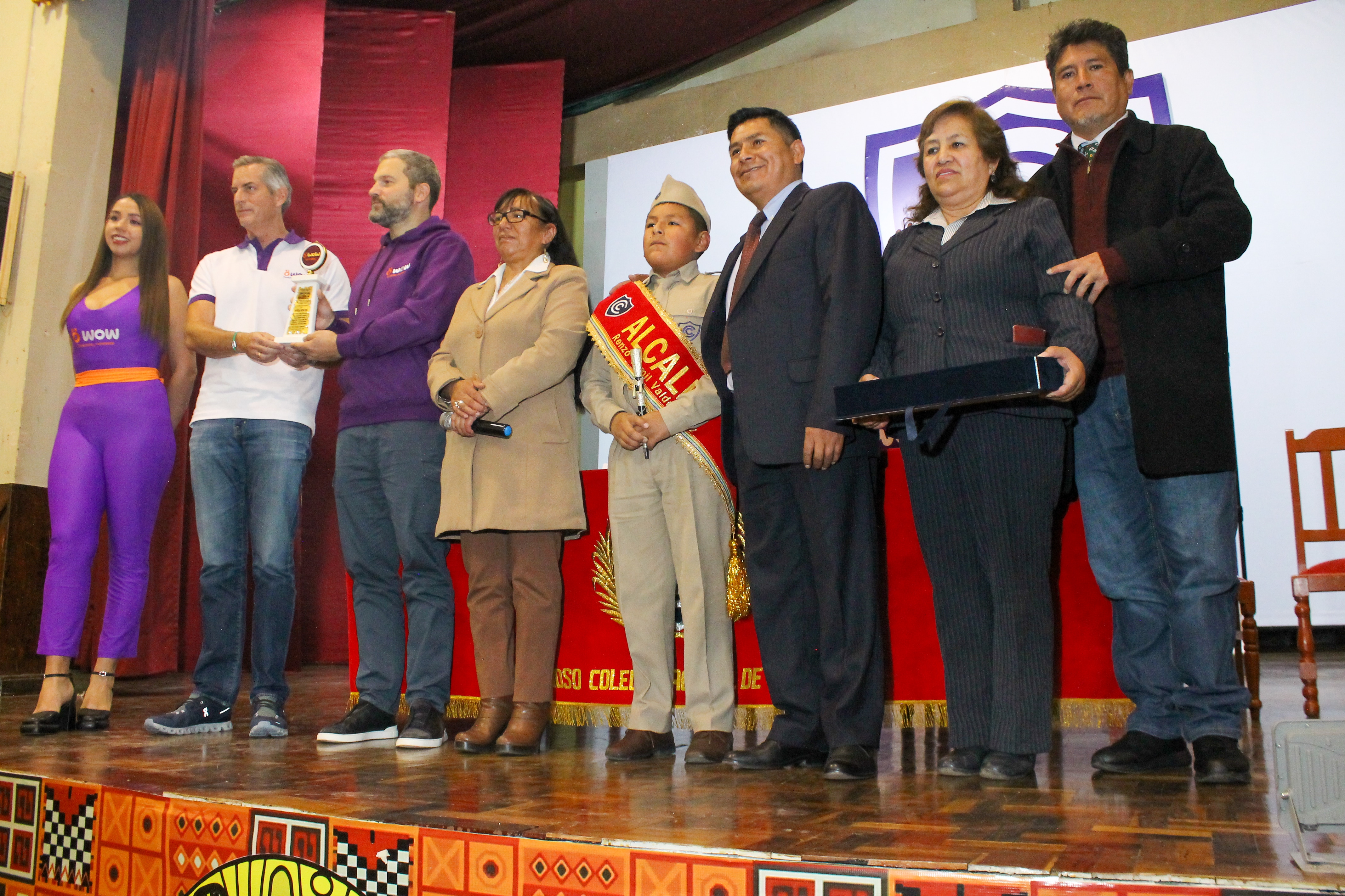 Wow entrega Internet gratuito a cinco colegios de Cusco