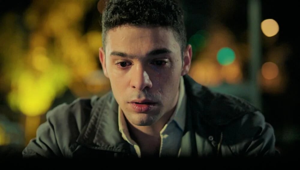 Kadir descubre la verdad sobre la muerte de su padre en la telenovela turca "Hermanos" (Foto: NG Medya)