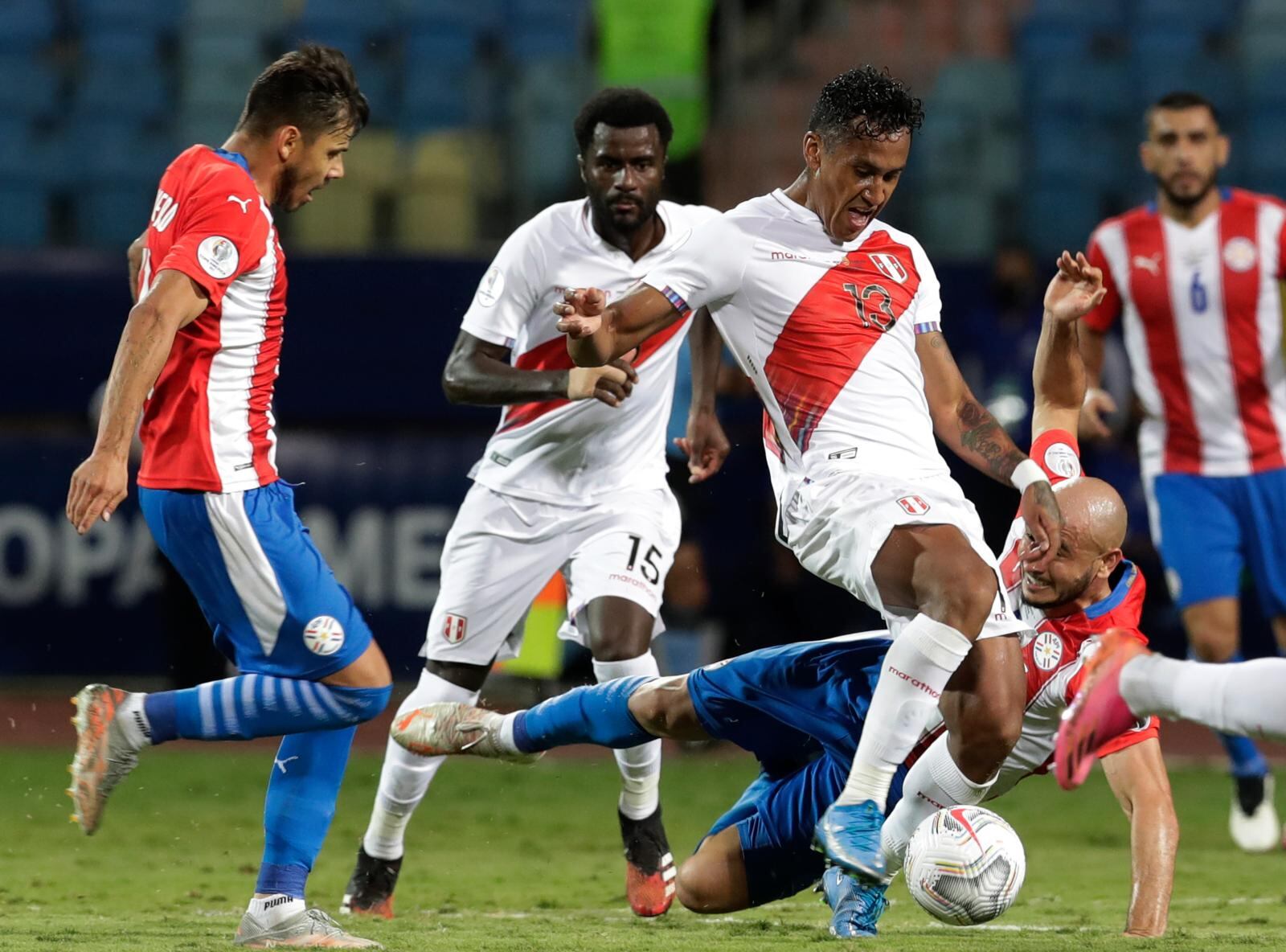 Renato Tapia fue figura ante Paraguay (Foto: Getty Images)