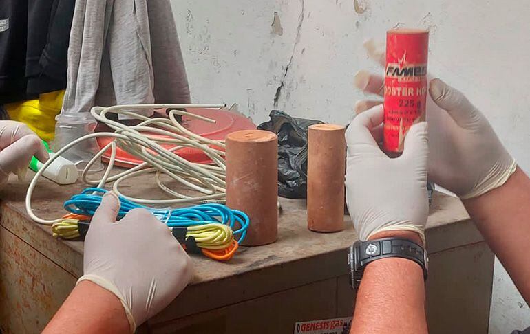 Dinamita hallada en local de Guillermo Bermejo.