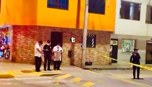 ¡Lo acribillan cerca de su casa! Joven de 19 años muere tras recibir más de 20 disparos y niño queda herido en Bellavista