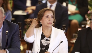 Gabinete se pronuncia tras allanamiento en residencia de Dina: Presidenta estuvo presente en Palacio durante diligencias y dio facilidades