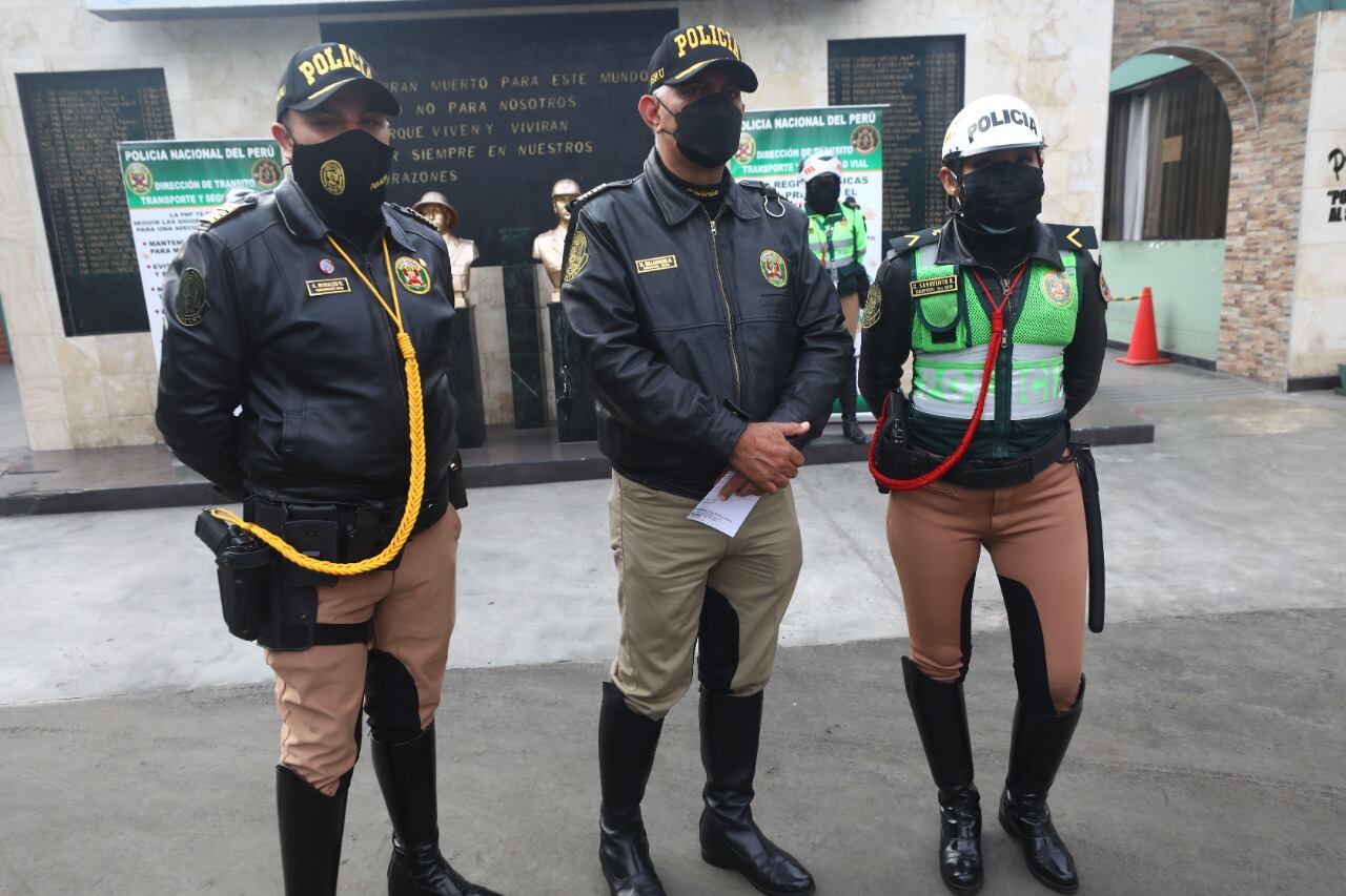 Suboficial PNP fue felicitada por sus superiores por su buena intervención. | Foto: Gonzalo Córdova