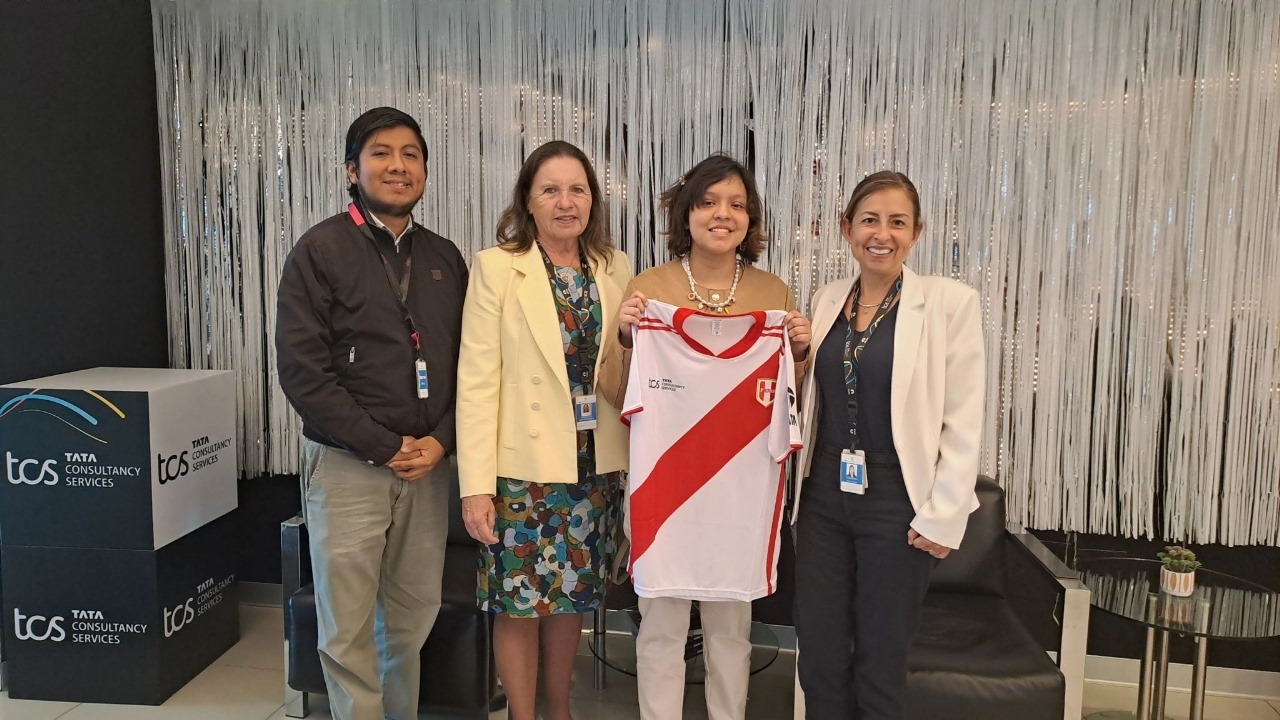 Nuestra compatriota tuvo que destacar entre más de 4 mil 700 mujeres que se inscribieron en este certamen organizado por Tata Consultancy Services (TCS).