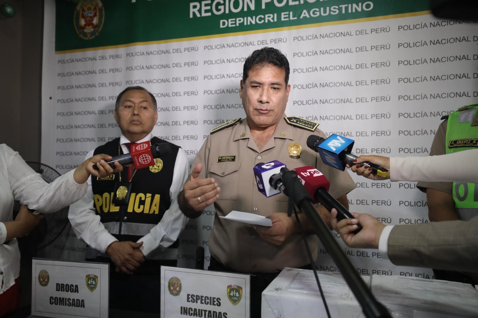 Jefe de la Divpol Centro 2, coronel Miguel Ángel Contreras, dio detalles de la intervención policial. Foto: Britanie Arroyo / Diario Trome