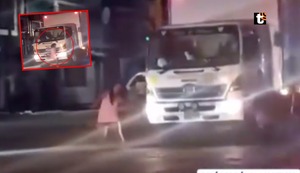 Las impactantes imágenes del atropello de una madre en La Libertad: “Le pasa la llanta y su pierna suena”