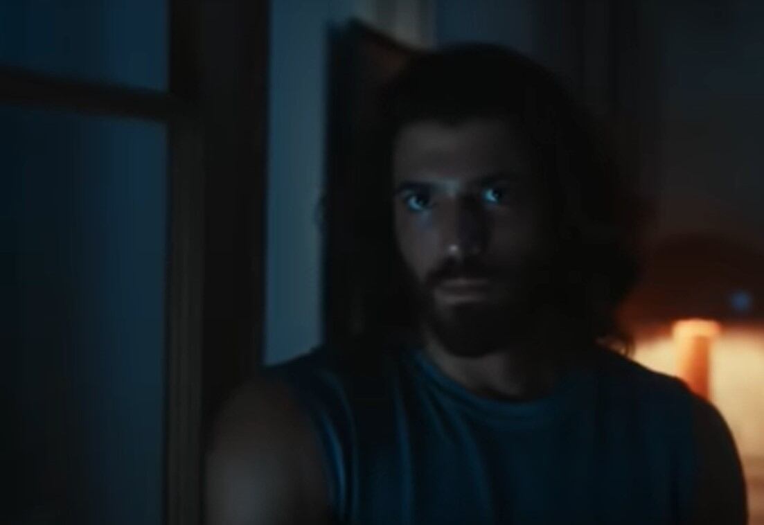 Can Yaman en el video promocional de Disney+ (Foto: YouTube/Disney+)