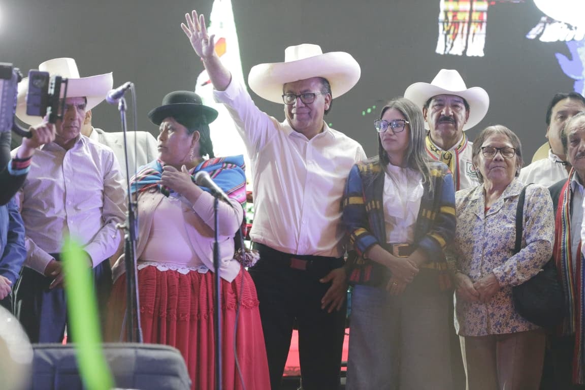 El Candidato Roberto Sánchez del partido Juntos por el Perú realiza su mitin de cierre de campaña en Jesús María.
Fotos: César Bueno @photo.gec