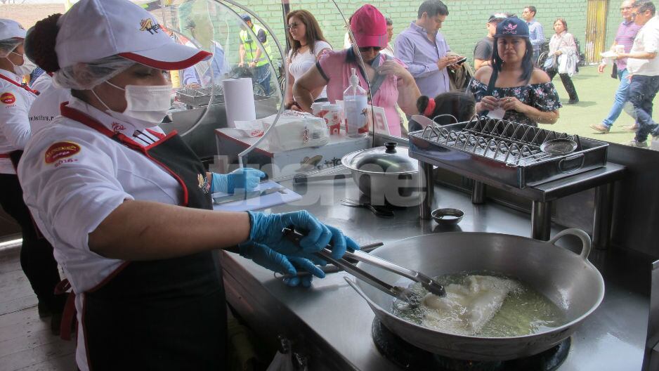 Las cachangas rellenas fueron parte de las platillos favoritos del público de Mistura. (FOTOS. Isabel Medina / Trome)