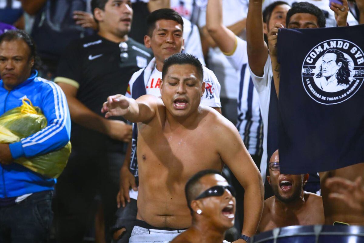 Fanáticos exigen a Comando Svr ques pronuncie sobre salida de Barcos (Foto: GEC)