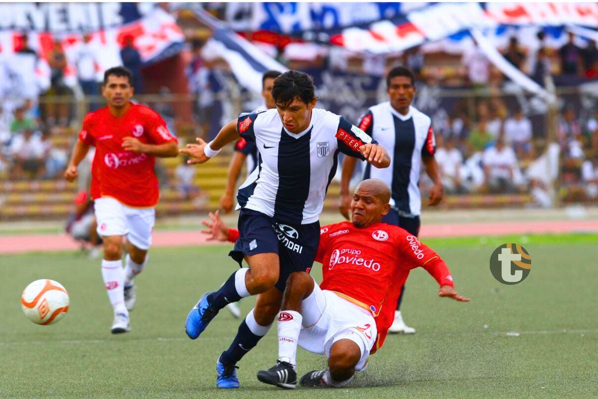 Molina y Ovelar se volvieron a cruzar, esta vez, con distintas camisetas (Foto: GEC)