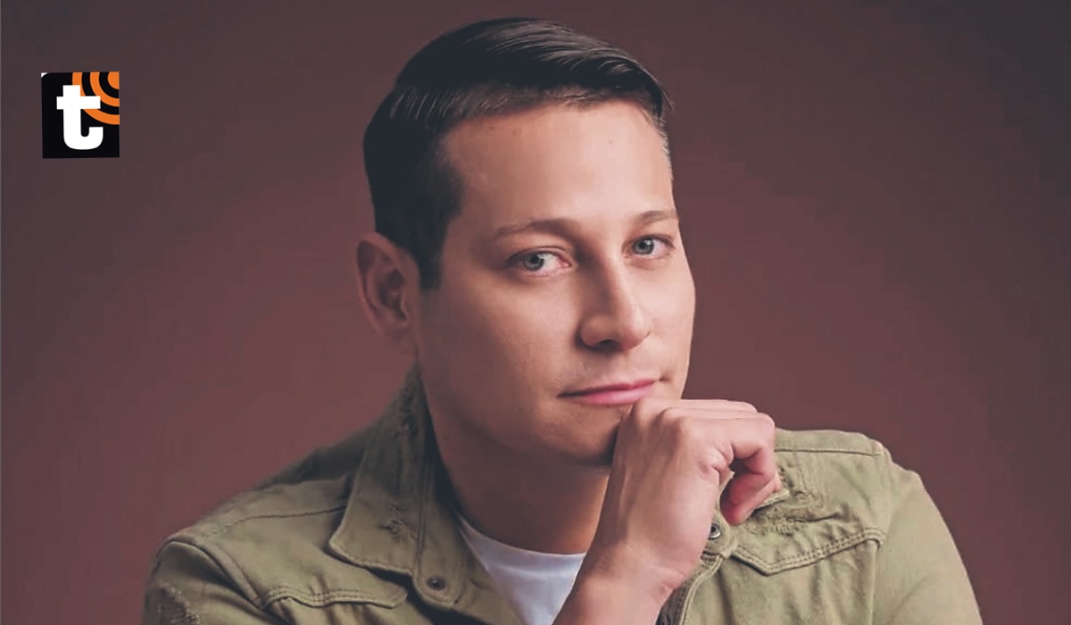 Luigui Carbajal se aplica bótox para ‘planchar’ las arruguitas.