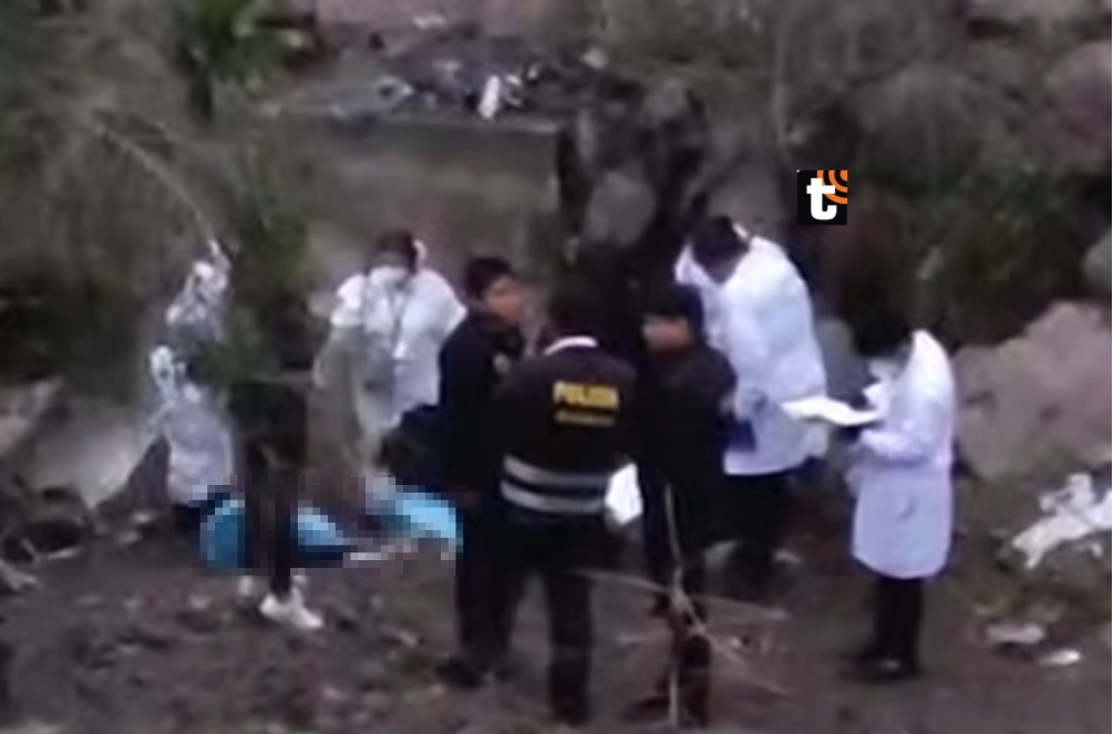 Vecinos hallaron en dos sacos los restos calcinados de un adulto mayor de 68 años en Arequipa.