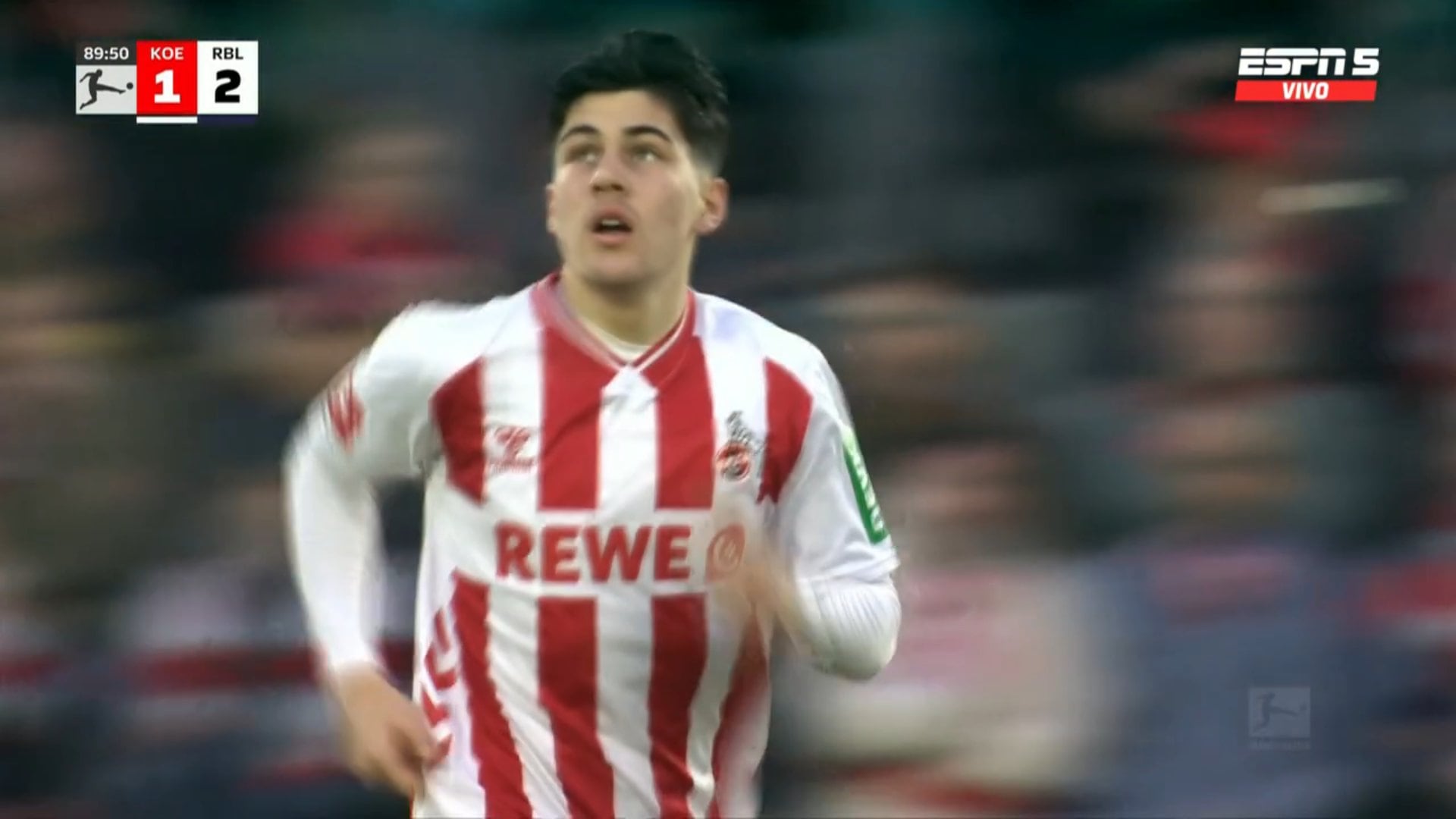 Felipe Chávez sumó sus primeros minutos oficiales con el Colonia al ingresar en la derrota 2-1 ante RB Leipzig por la Bundesliga.