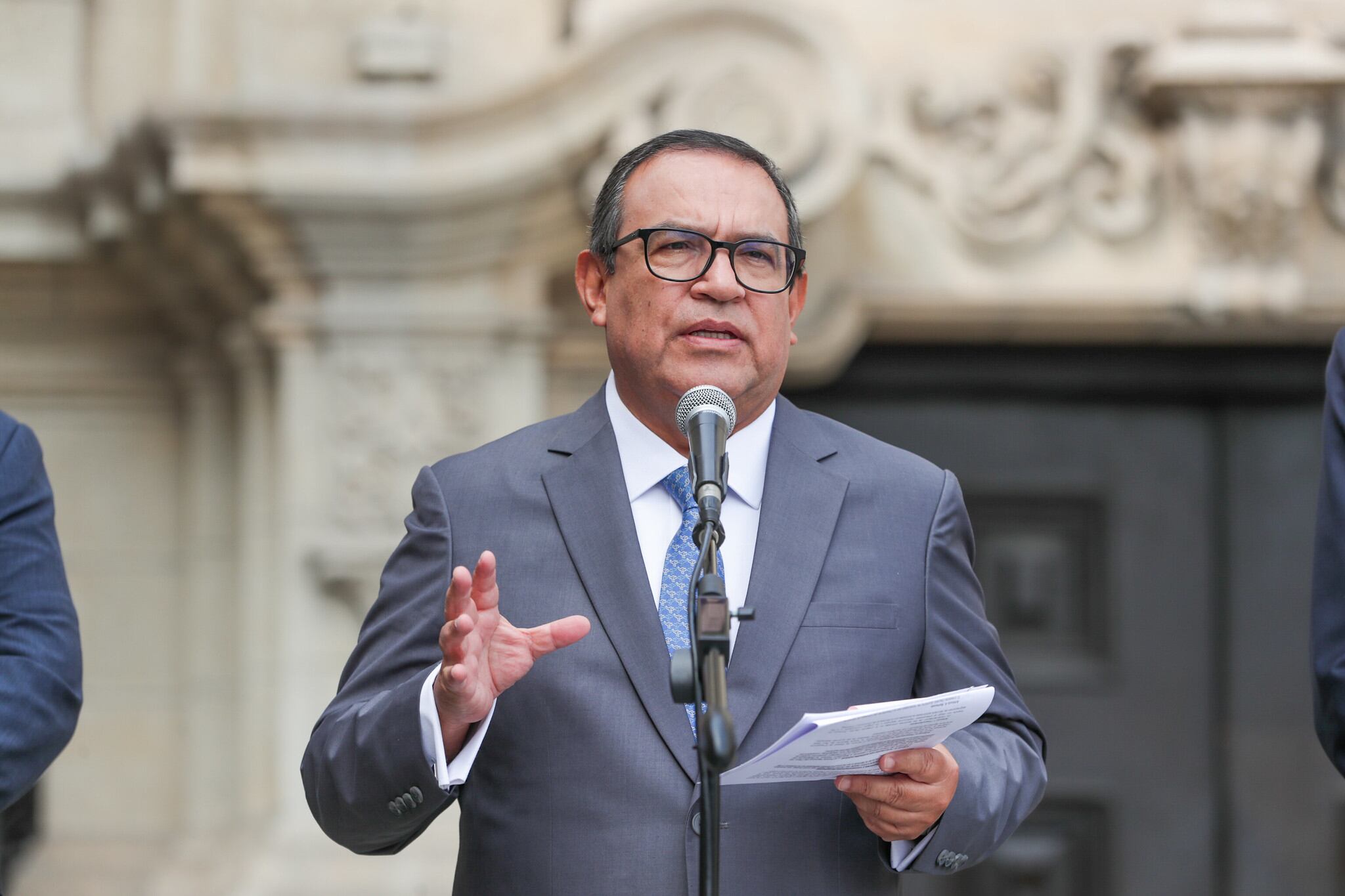 El primer ministro, Alberto Otárola, defendió la designación de policías para resguardar la vivienda de la presidenta Dina Boluarte. (Foto: PCM)