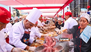 ¡Nuevo récord! La parihuela más grande del mundo: Más de 30 metros de sabor y más de dos mil porciones gratis