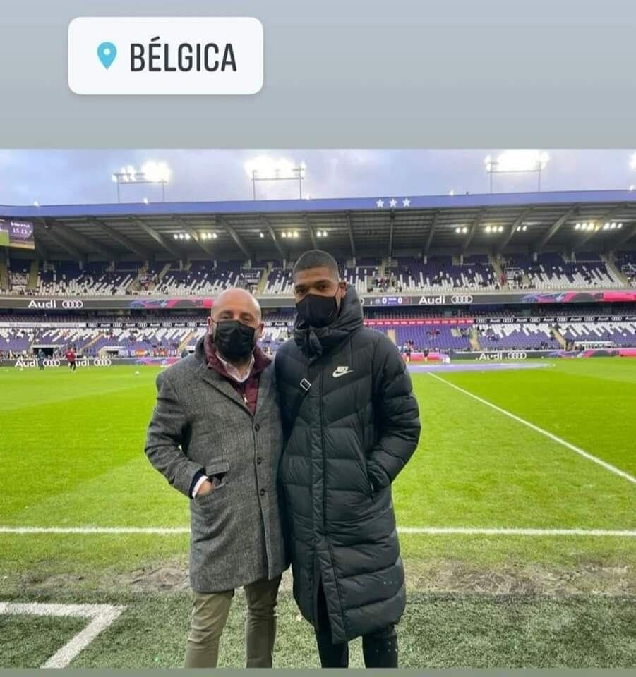 Percy Liza se encuentra en Bélgica junto a su representante. Foto: Instagram.