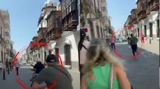 Centro Histórico de Lima: Roban celular a turistas turcos a solo dos cuadras de Palacio de Gobierno | VIDEO