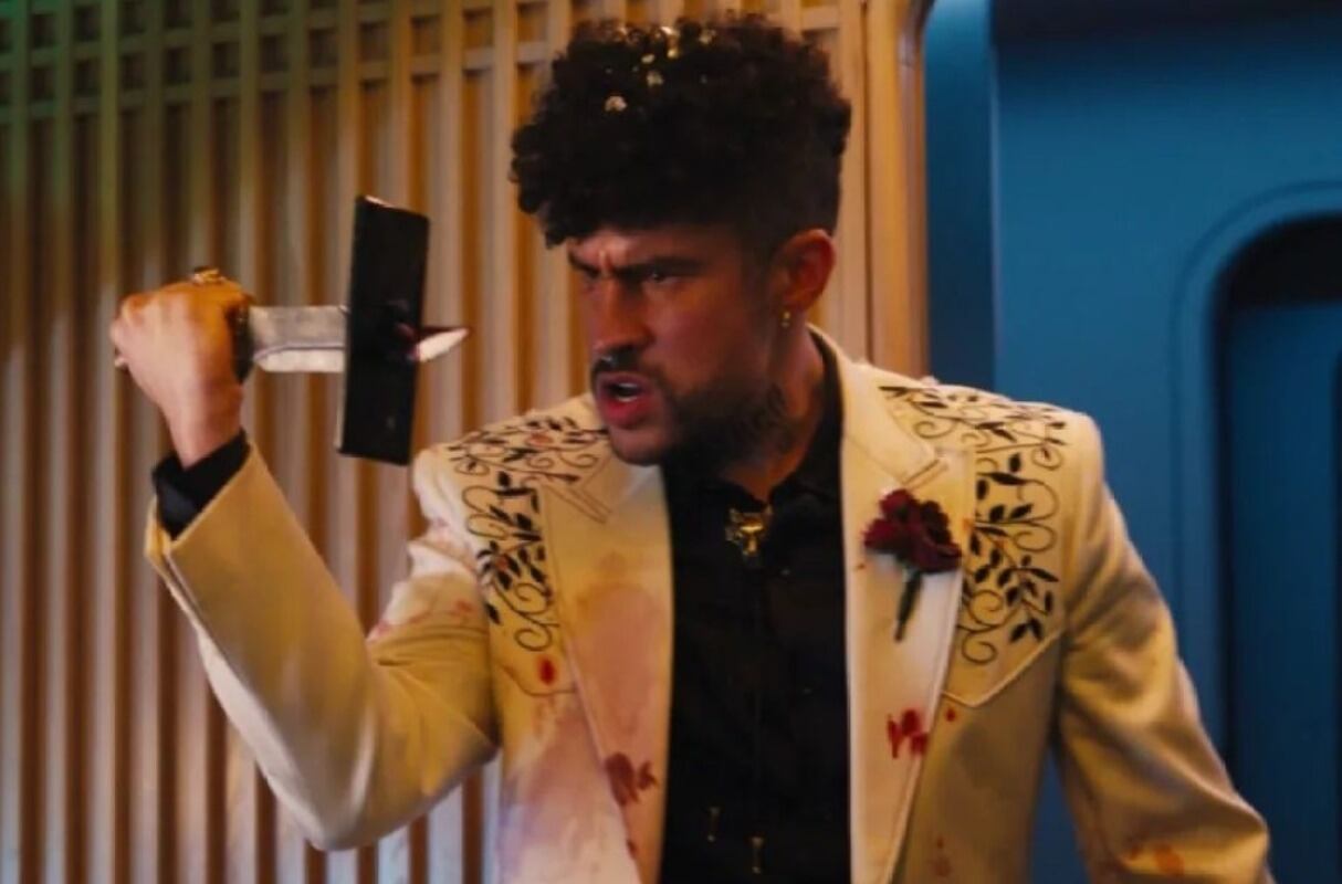 Bad Bunny interpretará a 'El Lobo' en la nueva película "Tren Bala", donde comparte roles con Brad Pitt. (Foto: Captura de YouTube)