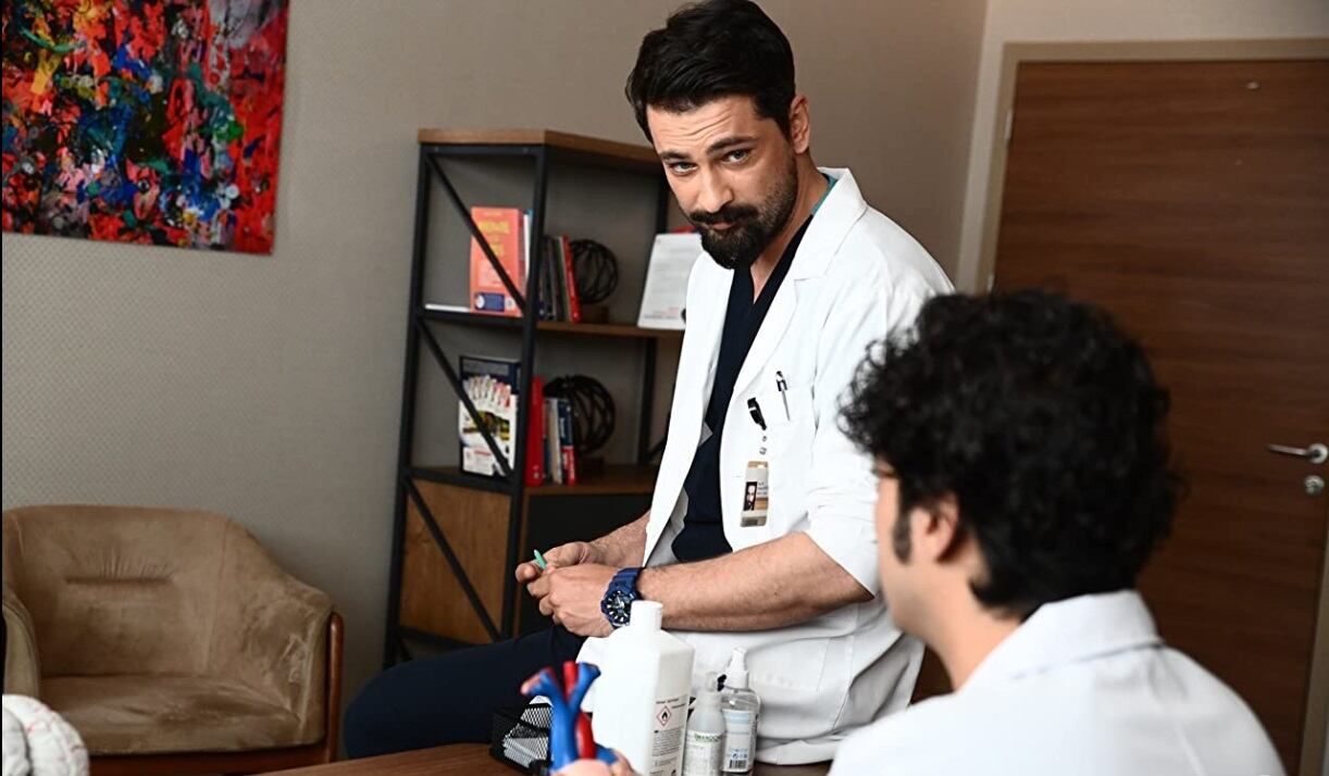 Actor Onur Tuna fue el encargado de dar vida a Ferman en Doctor milagro.