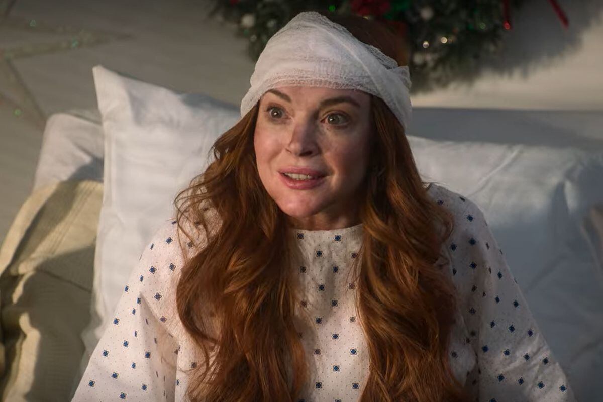 La cara de Sierra Belmont al no recordar nada en "Falling for Christmas" (Foto: Netflix)