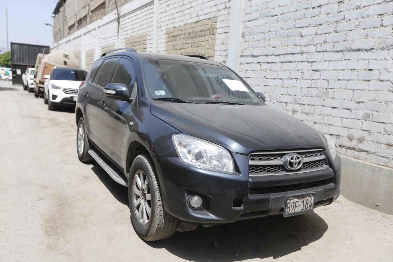 Camioneta utilizada en el momento del homicidio de joven trabajador. Es de propiedad del 'Cholo Renca'. | Foto: Violeta Ayasta / Trome
