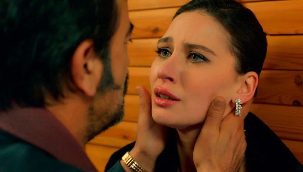 La actriz İlayda Çevik como Betül Arcan Yaman en la telenovela turca "Tierra amarga" (Foto: Tims & B Productions)