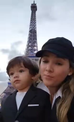 Sherlyn Gonzáles frente a la Torre Eiffel (Foto: Sherlyn Gonzáles/Instagram)