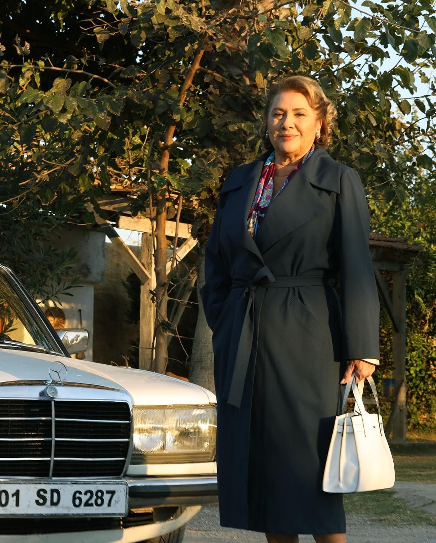 Hülya Darcan es una actriz que interpreta a Lütfiye en "Tierra amarga" (Foto: Hülya Korel/Facebook)