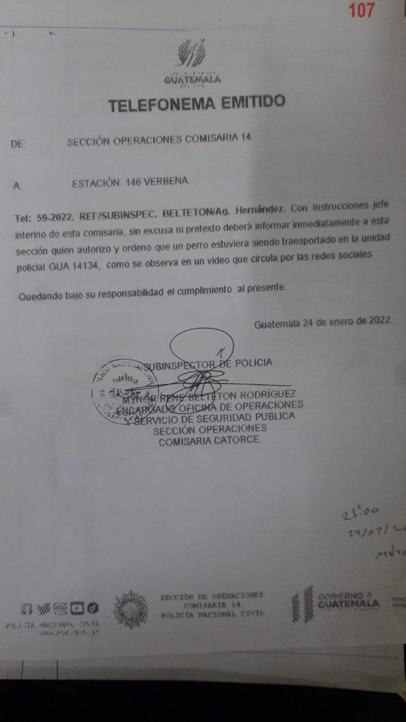 Documento pidiendo explicaciones por la presencia del perro encima de una patrulla policial. (Foto: Stereo 100)