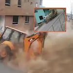 ¡Retroexcavadora fuera de control arrasa con casas y un mototaxi