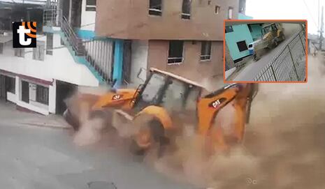 ¡Retroexcavadora fuera de control siembra el pánico en Villa María del Triunfo! Arrasó con casas y un mot...