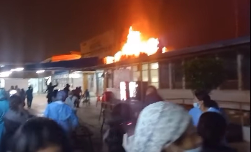 Pánico entre pacientes y personal médico por incendio en hospital de Puente Piedra.