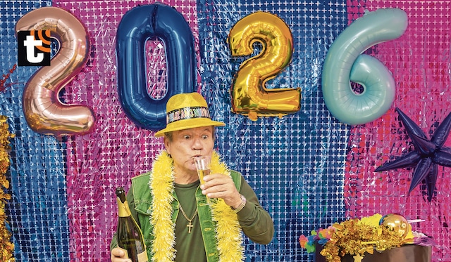 ‘Chato’ Barraza alzó su copa para brindar por este nuevo año y regalarnos un buen chiste. Foto: Allengino Quintana