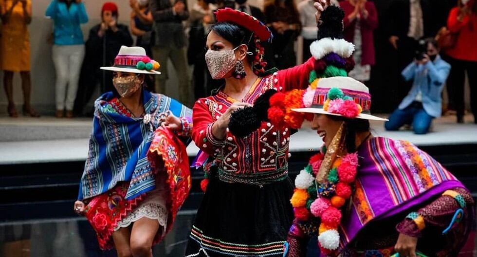 Príncipe Alberto de Mónaco disfrutó del cebiche, causa, pisco sour y otras delicias de la gastronomía del Perú. También apreció la marinera y el huayno.