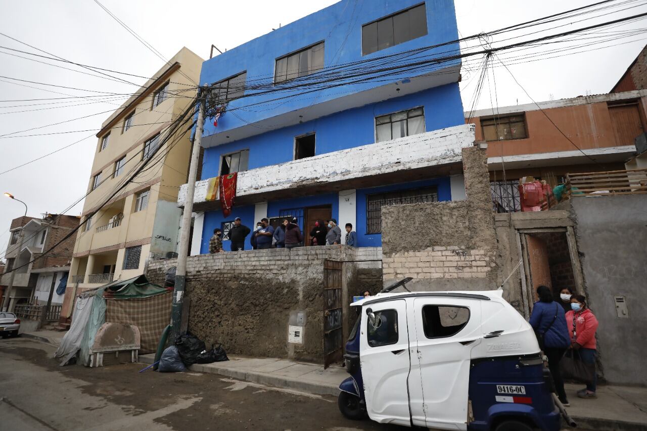 Feminicidio ocurrió en el tercer piso del inmueble (color celeste). | Foto: César Bueno