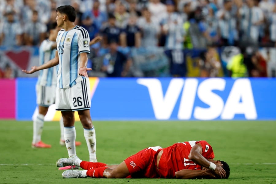 Disputado encuentro entre Argentina y Suiza (EFE/EPA/PETER KLAUNZER)