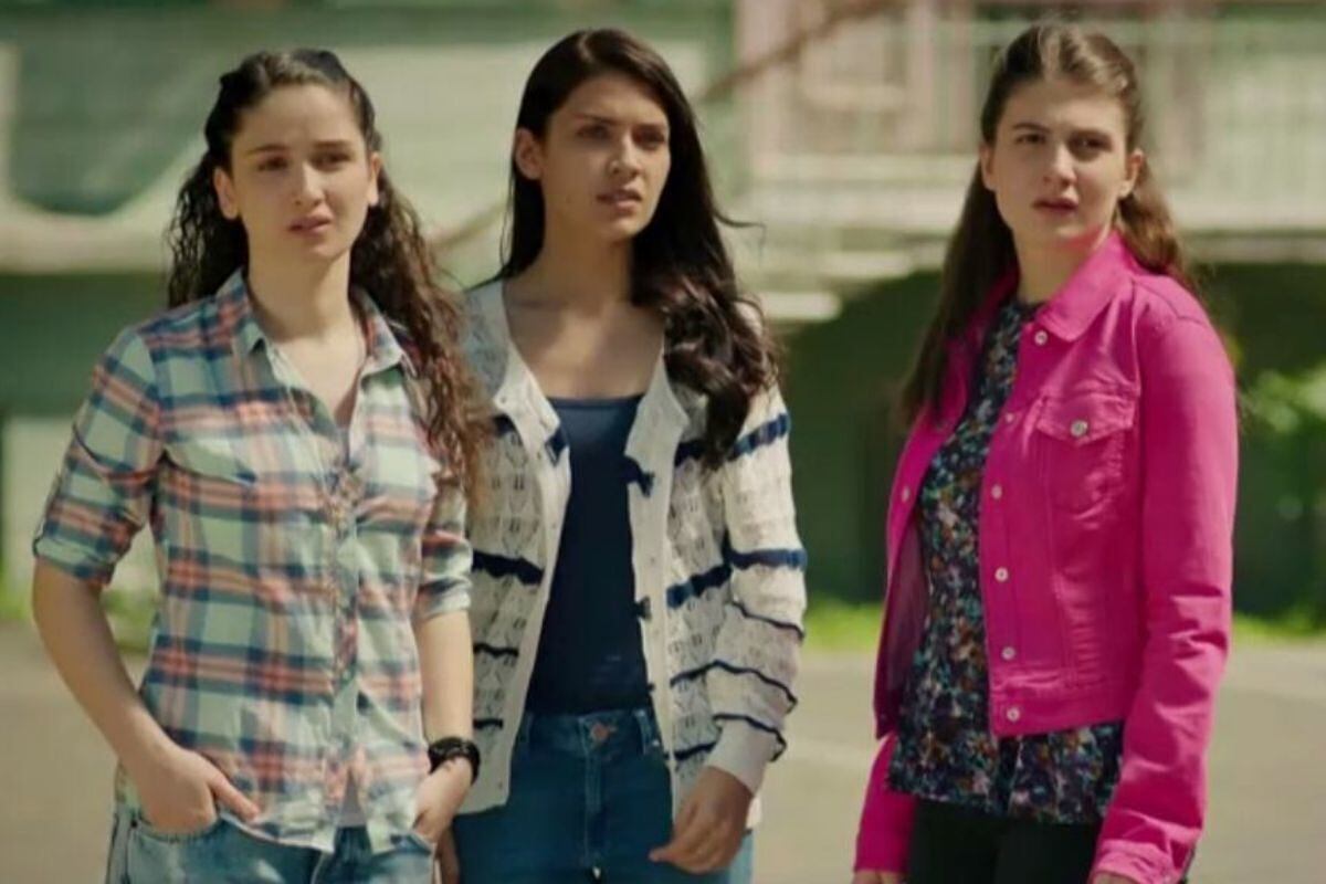 Originalmente titulada “Kırgın Çiçekler”, “Huérfanas” llegó por primera vez a Turquía en 2015, a través de la señala de ATV (Foto: NTC Medya)